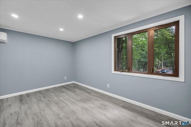 19 Smithfield Avenue, Meriden, CT 06451