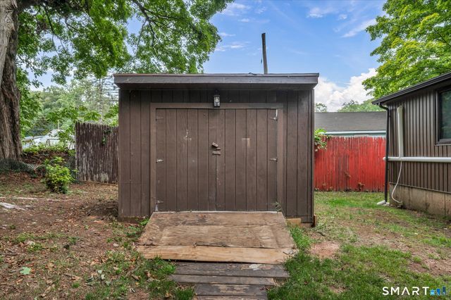 19 Smithfield Avenue, Meriden, CT 06451
