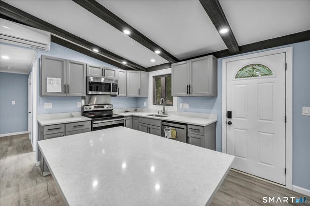 19 Smithfield Avenue, Meriden, CT 06451