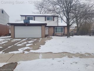14710 Loretta Place, Oak Park, MI 48237