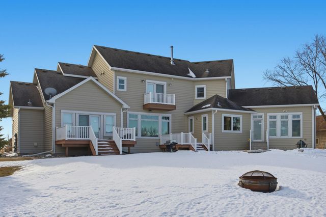 310 48th Avenue SW, Moorhead, MN 56560