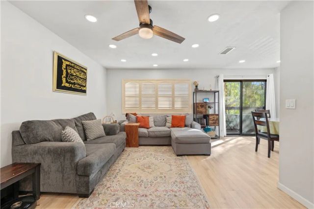 18122 Sundowner 1101, Canyon Country, CA 91387