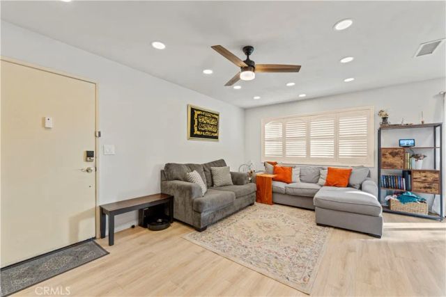 18122 Sundowner 1101, Canyon Country, CA 91387