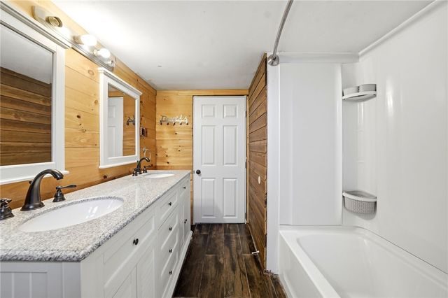 3661 Long Bridge Road, Albion, NY 14411