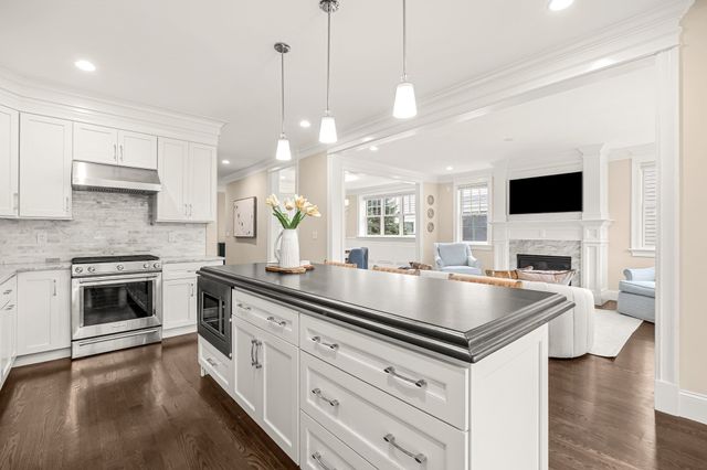 32 Lillian Way 32, Wayland, MA 01778