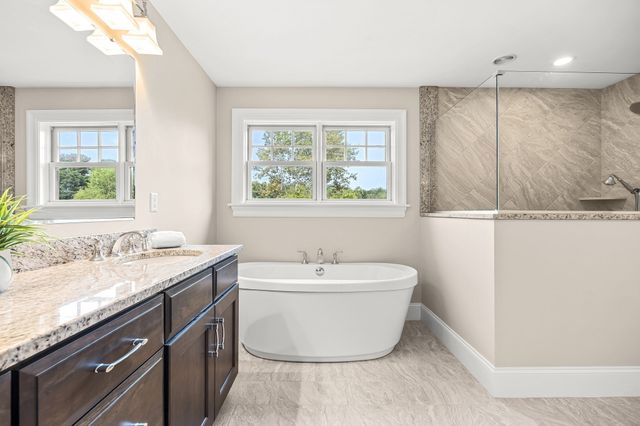32 Lillian Way 32, Wayland, MA 01778