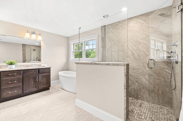 32 Lillian Way 32, Wayland, MA 01778