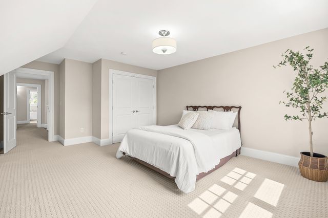 32 Lillian Way 32, Wayland, MA 01778