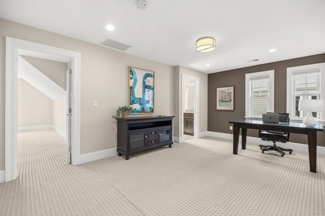 32 Lillian Way 32, Wayland, MA 01778