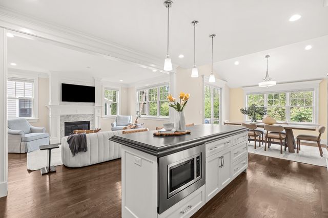 32 Lillian Way 32, Wayland, MA 01778