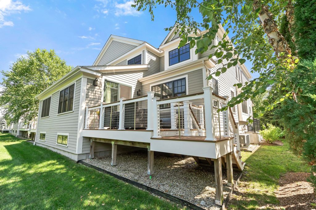 32 Lillian Way 32, Wayland, MA 01778