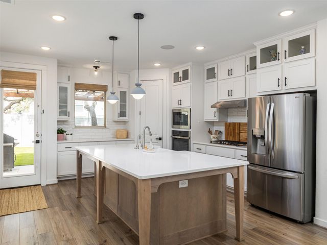 233 Arrowhead Mound RD, Georgetown, TX 78628