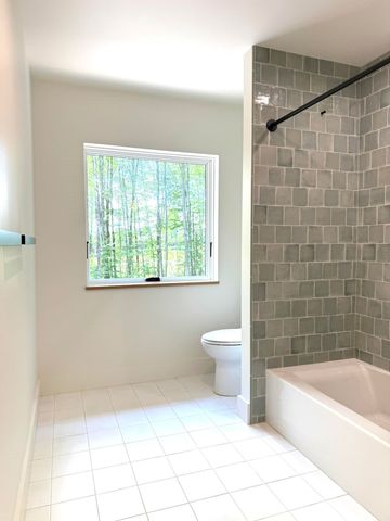 33 Hardwood Hill, Hinesburg, VT 05461