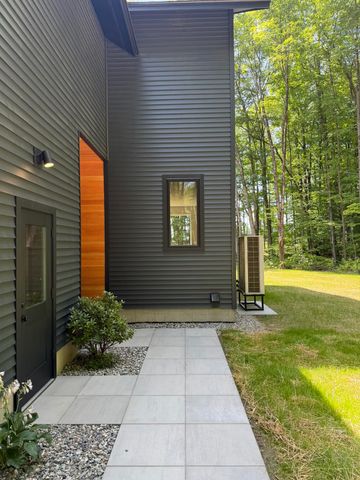 33 Hardwood Hill, Hinesburg, VT 05461
