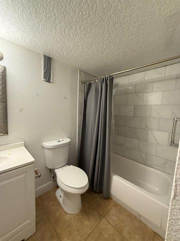 900 LAKE DESTINY ROAD B, Altamonte Springs, FL 32714