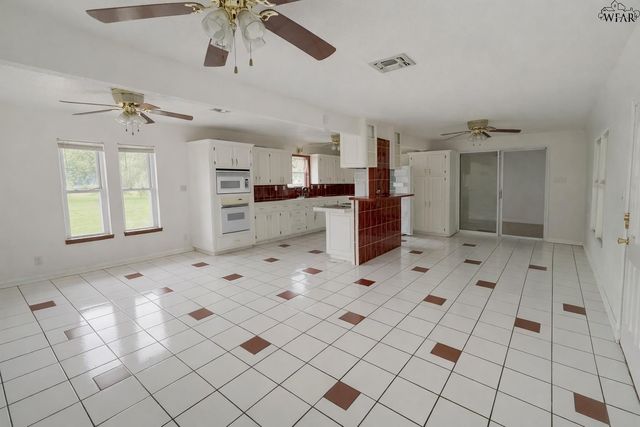 1038 CITY VIEW DRIVE, Wichita Falls, TX 76306