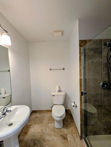 5115 N Clark Street 3F, Chicago, IL 60640