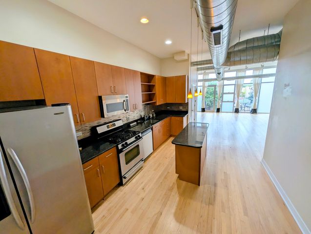 5115 N Clark Street 3F, Chicago, IL 60640