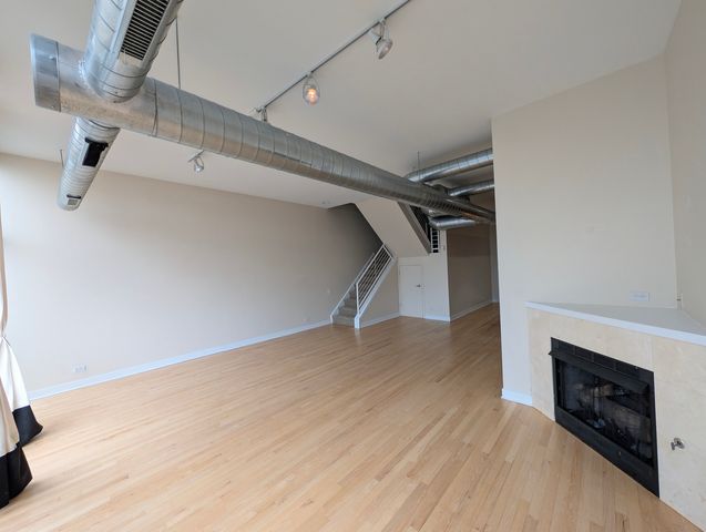 5115 N Clark Street 3F, Chicago, IL 60640