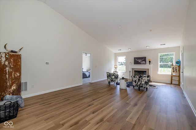 6129 Green Glade Drive, Whitestown, IN 46075