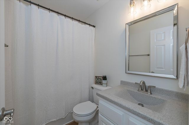 6129 Green Glade Drive, Whitestown, IN 46075