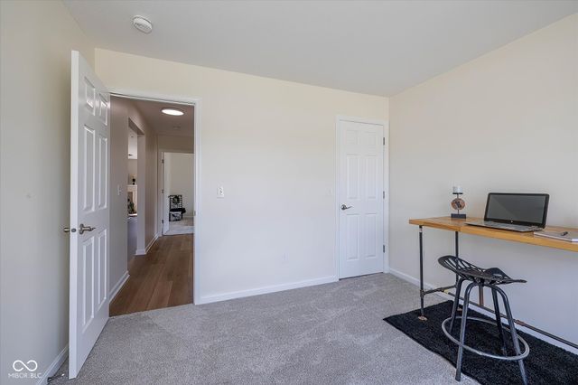 6129 Green Glade Drive, Whitestown, IN 46075