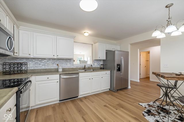6129 Green Glade Drive, Whitestown, IN 46075