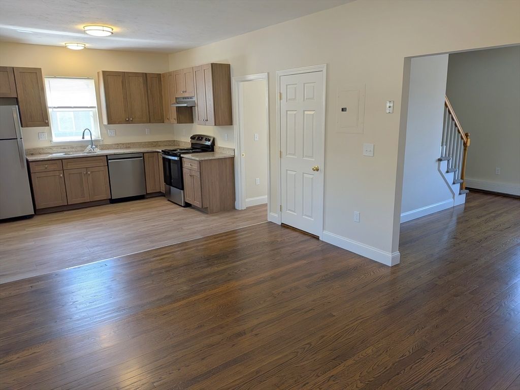 146 Pine St 4, Attleboro, MA 02703