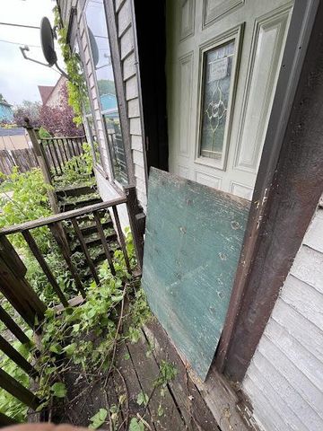 2635 N 6th STREET, Milwaukee, WI 53212