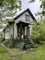 2635 N 6th STREET, Milwaukee, WI 53212