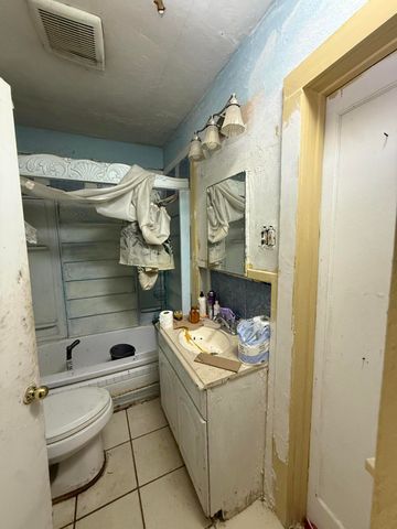 2606 W State Street, Springfield, MO 65802