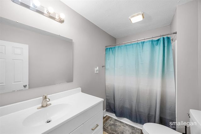 1584 Carlton Street, Muskegon, MI 49442