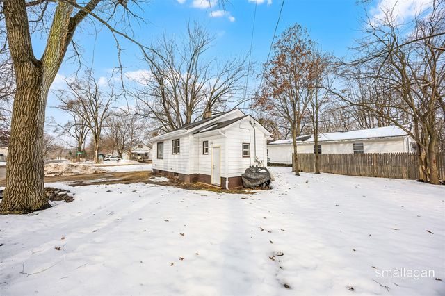 1584 Carlton Street, Muskegon, MI 49442