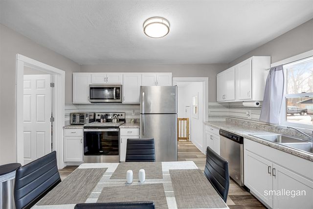 1584 Carlton Street, Muskegon, MI 49442