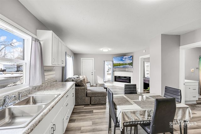 1584 Carlton Street, Muskegon, MI 49442