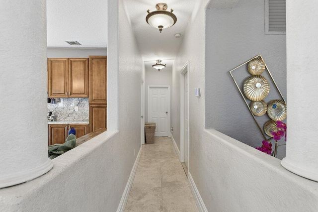 5521 SW 109th Avenue, Davie, FL 33328