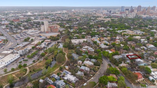 516 E GUENTHER ST, San Antonio, TX 78210