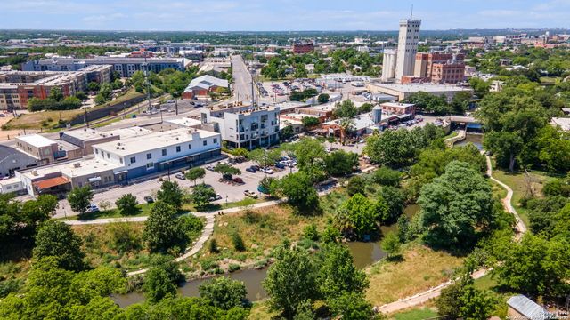516 E GUENTHER ST, San Antonio, TX 78210