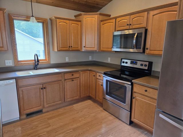 1806 E Road 3, Edgerton, WI 53534
