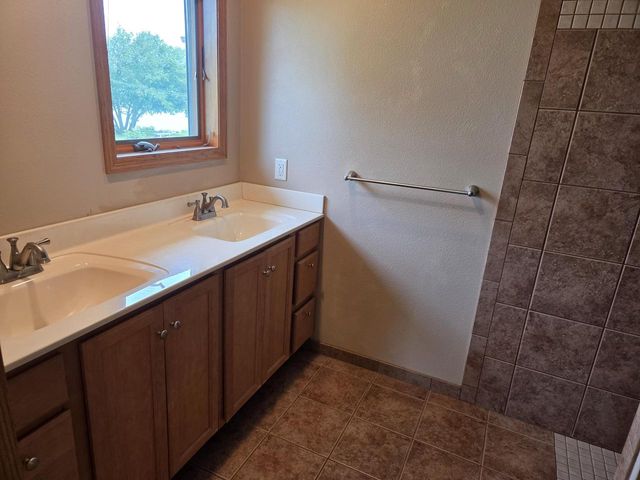 1806 E Road 3, Edgerton, WI 53534