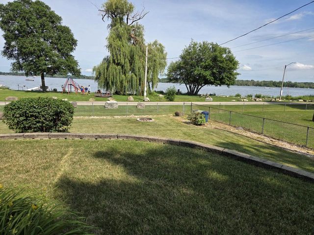 1806 E Road 3, Edgerton, WI 53534