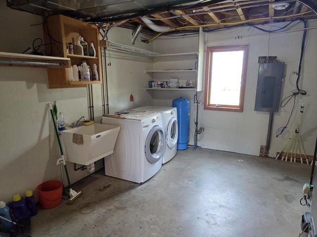 1806 E Road 3, Edgerton, WI 53534