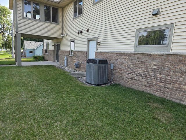 1806 E Road 3, Edgerton, WI 53534