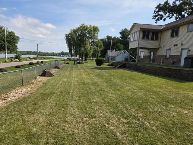 1806 E Road 3, Edgerton, WI 53534