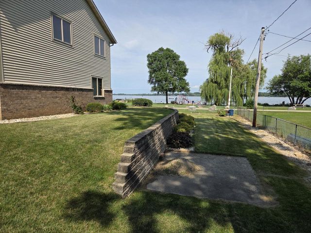 1806 E Road 3, Edgerton, WI 53534