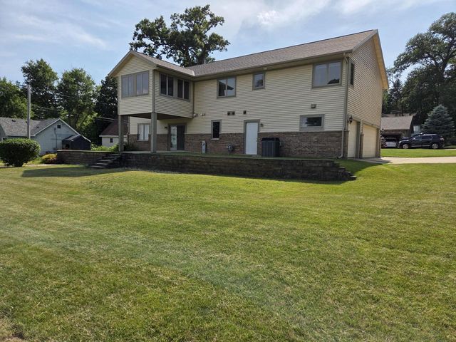 1806 E Road 3, Edgerton, WI 53534