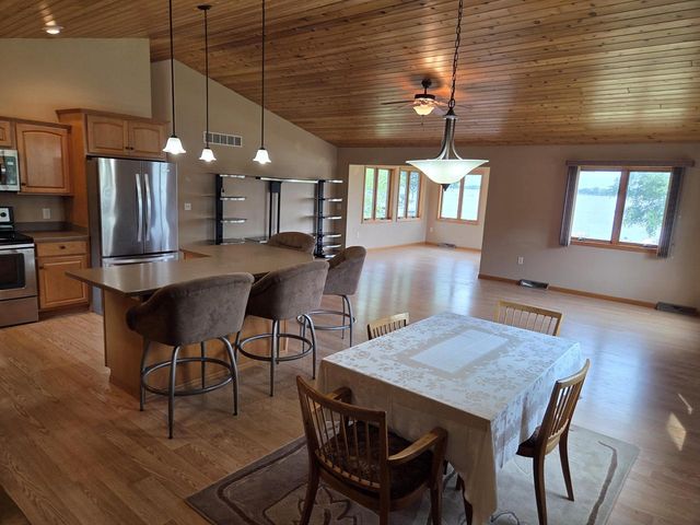 1806 E Road 3, Edgerton, WI 53534