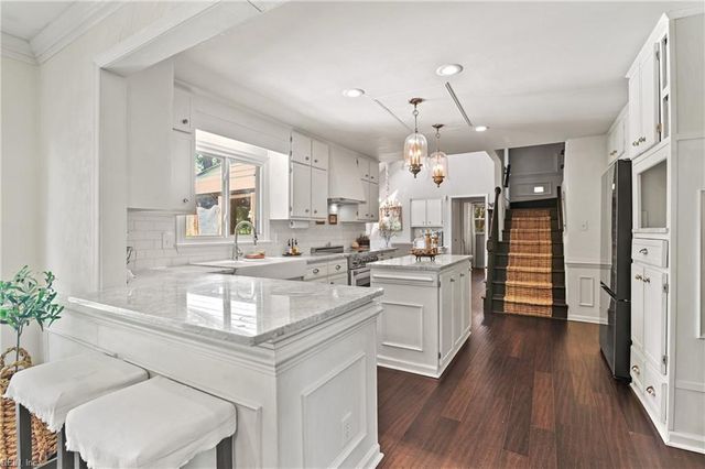 1140 Fairway DR, Chesapeake, VA 23320