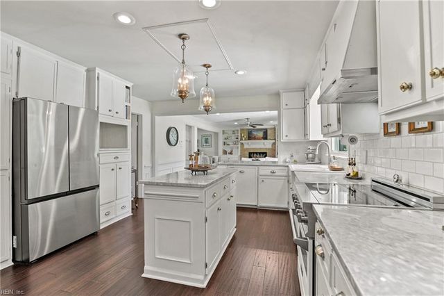 1140 Fairway DR, Chesapeake, VA 23320