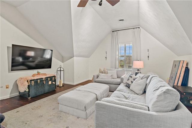 1140 Fairway DR, Chesapeake, VA 23320